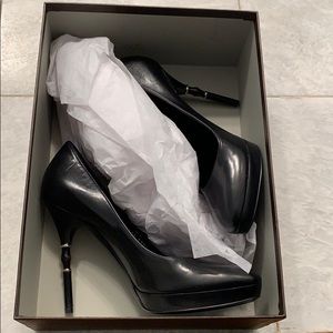 Gucci pumps size 37.5 never worn!
